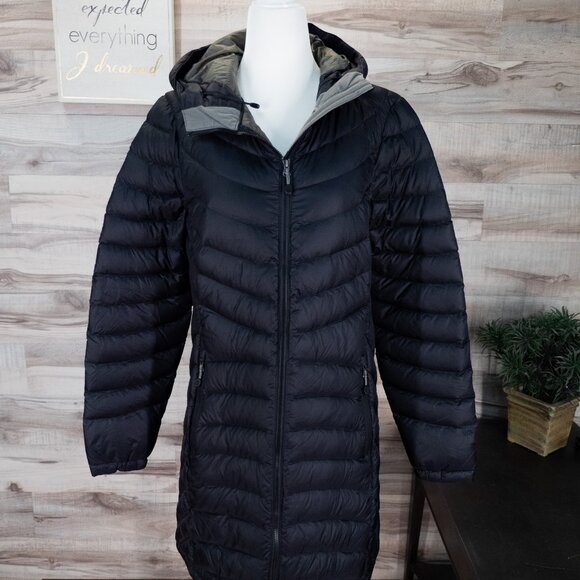 L.L. Bean Ultralight 850 Down Hooded Coat - Picture 1 of 9
